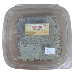 Med u saću - pčelinje saće Bagrem (029)