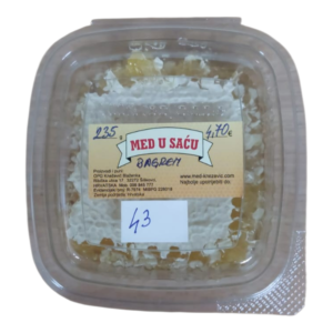 Med u saću - pčelinje saće Bagrem (043)